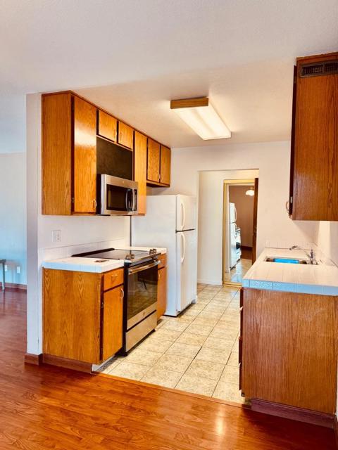 460 Pine Avenue, Half Moon Bay CA: https://media.crmls.org/mediaz/f4213b23-6d86-4336-ac6f-ca833be8b686.jpg