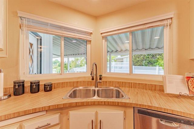 Image 26 of 56 For 18218 Paradise Mountain Road Spc 158