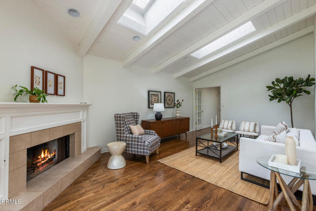 4650 Encinas Drive, La Canada Flintridge CA: https://media.crmls.org/mediaz/f4218500-1ae8-42ea-b712-58a04bd785fe.jpg