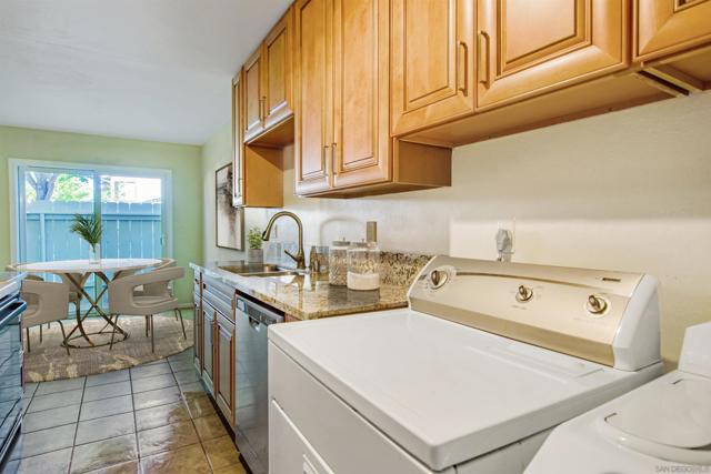 8067 Camino Kiosco, San Diego CA: https://media.crmls.org/mediaz/f421b542-c5b0-4e46-810f-98db4206a9ee.jpg