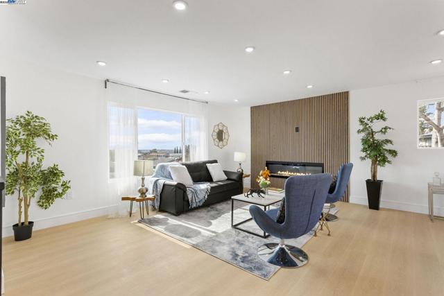 365 Monaco Ave, Union City CA: https://media.crmls.org/mediaz/f421e9c8-af96-44ff-8a27-65ab1db22db7.jpg
