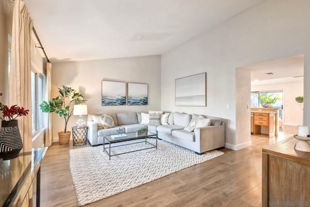 7219 Mimosa Dr, Carlsbad CA: https://media.crmls.org/mediaz/f42207ad-5770-4767-b9dd-d027e8594e48.jpg