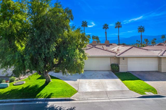 153 Camino Arroyo N, Palm Desert CA: https://media.crmls.org/mediaz/f4220c89-4ec3-4d53-baff-64f12b042123.jpg