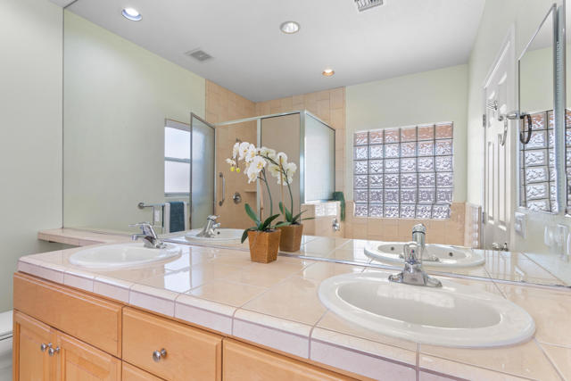 74119 Academy Lane E, Palm Desert, CA 92211