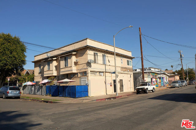 701 N Fickett Street, Los Angeles CA: https://media.crmls.org/mediaz/f4235d0d-9006-4a45-94ff-e0ce1ad48ee6.jpg