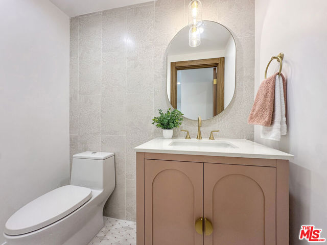5810 S Halm Avenue, Los Angeles CA: https://media.crmls.org/mediaz/f4240ab4-2869-49b2-bf36-252fe0131e84.jpg