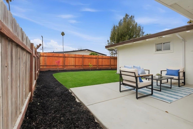 27707 La Porte Ave, Hayward CA: https://media.crmls.org/mediaz/f4247bcd-e4c7-45d4-bc9a-d6f4c8097f06.jpg