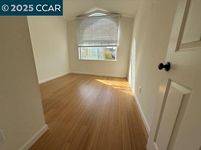 528 Dohrmann Ln, Pinole CA: https://media.crmls.org/mediaz/f425afe4-5e02-49c9-88c8-88c0ffde21ab.jpg