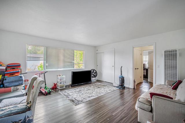 923 Delport Avenue, Santa Rosa CA: https://media.crmls.org/mediaz/f425ff59-3a89-417a-bdaf-3cc1dff60f58.jpg