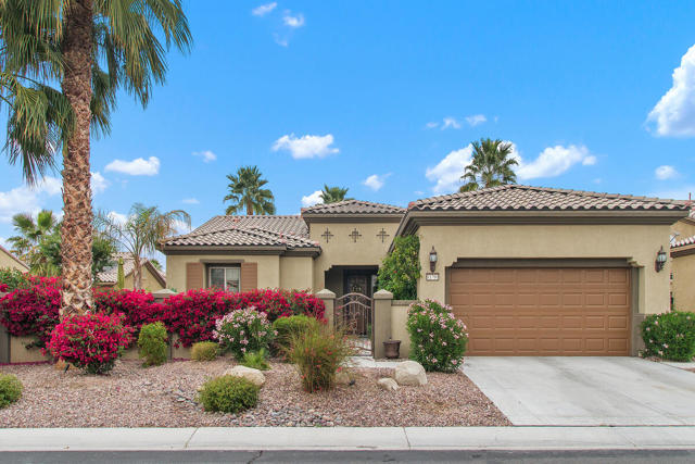81390 Corte Trigo, Indio CA: https://media.crmls.org/mediaz/f42622aa-7052-44a6-bd99-d5e4d3562015.jpg