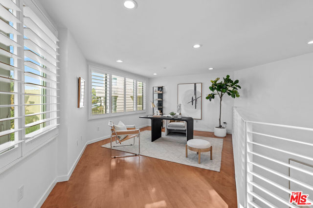 7301 Vista Del Mar, Playa del Rey CA: https://media.crmls.org/mediaz/f42682a9-d3c7-4cd9-97ed-e5e089b100f8.jpg