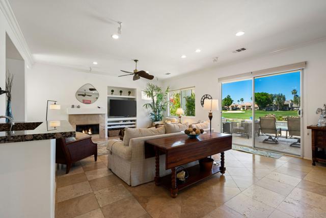 54580 Tanglewood, La Quinta CA: https://media.crmls.org/mediaz/f427416e-2749-46dc-a9c7-75320ffb8214.jpg