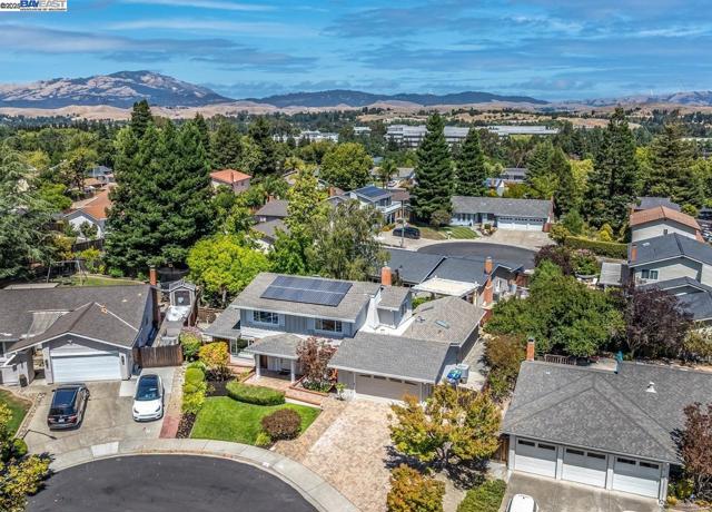 59 Arenas Ct, San Ramon CA: https://media.crmls.org/mediaz/f4274404-0875-40b5-9313-81443a5db8dd.jpg
