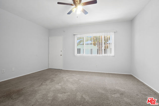 115 N Oak Street, Inglewood CA: https://media.crmls.org/mediaz/f4276219-7183-4682-9007-56b8b982a46d.jpg