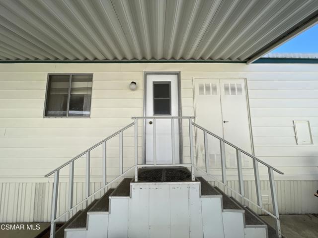 6480 Katherine Road, Simi Valley CA: https://media.crmls.org/mediaz/f4276bdf-6768-4249-81a9-317a2b40de1e.jpg