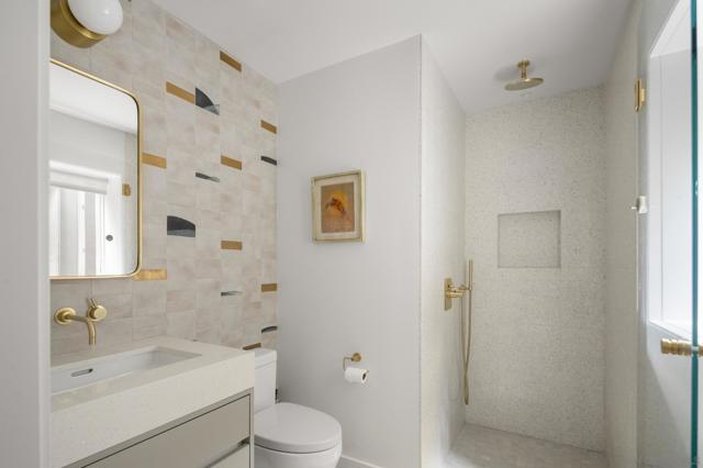 404 Pine Needles, Del Mar CA: https://media.crmls.org/mediaz/f4286180-1baf-4c02-8519-d1570d391cad.jpg