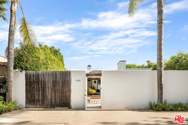 440 Westbourne Drive photo 3
