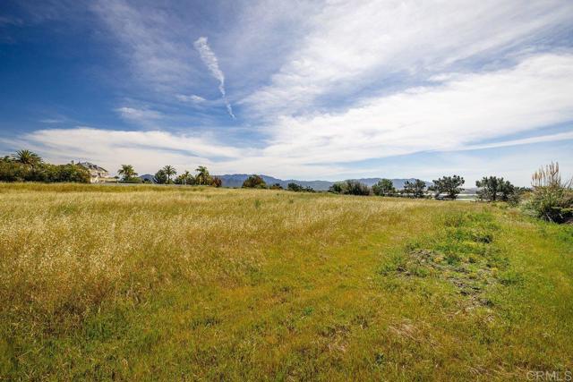 Detail Gallery Image 4 of 17 For 1009 Corte Barroso, Camarillo,  CA 93010 - – Beds | – Baths