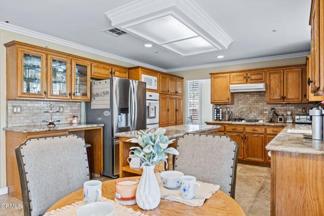2561 Upper Bay Drive, Oxnard CA: https://media.crmls.org/mediaz/f42974b7-fe51-4d54-b1e6-d4bbdbb1ef08.jpg
