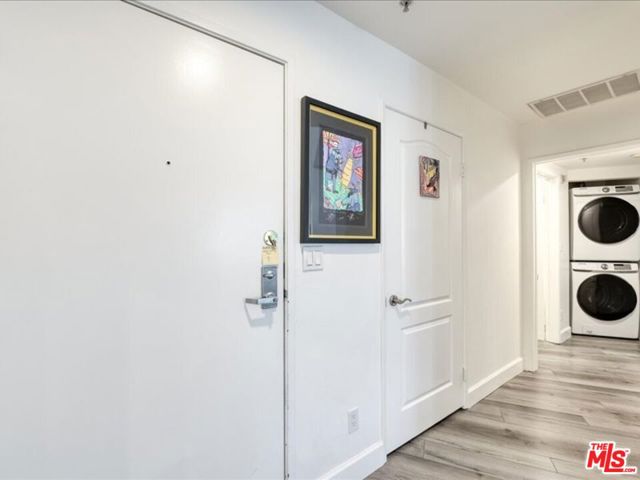 4477 Woodman Avenue, Sherman Oaks CA: https://media.crmls.org/mediaz/f429d8b0-9429-4721-a933-459b20df3827.jpg