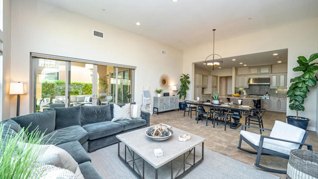 80450 Platinum Way, La Quinta CA: https://media.crmls.org/mediaz/f42a1c16-1ed7-4b39-a08c-8d482c304615.jpg