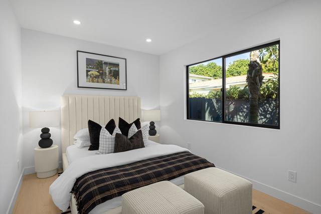 434 436 Bonair St, La Jolla CA: https://media.crmls.org/mediaz/f42a1f58-50fe-42e3-a28e-47f6b2c29325.jpg