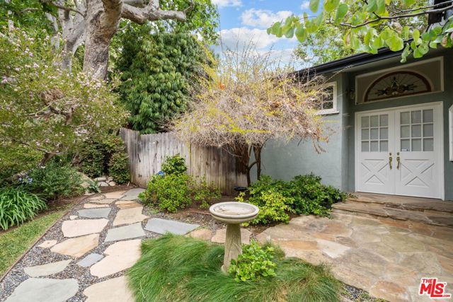 30604 Sicomoro Drive, Malibu CA: https://media.crmls.org/mediaz/f42aa24c-3275-4e88-8a0f-7380508b90cf.jpg