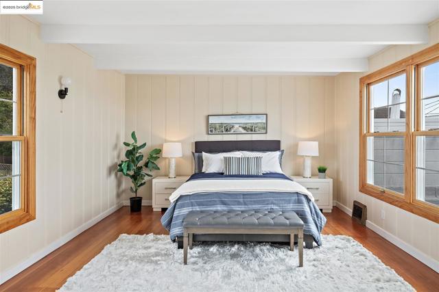 262 Byxbee St, San Francisco CA: https://media.crmls.org/mediaz/f42b0645-e7a7-4d9d-b138-cfc648b2055f.jpg