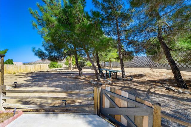 8799 Palomar Avenue, Yucca Valley CA: https://media.crmls.org/mediaz/f42b8518-dd6d-41e9-b43e-ac500789ddaf.jpg
