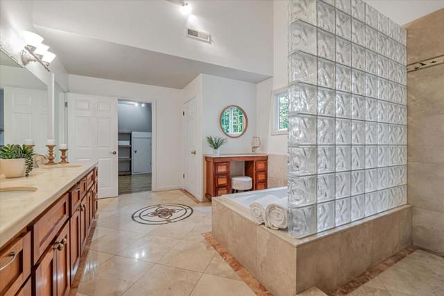 7200 Highway 17, Scotts Valley CA: https://media.crmls.org/mediaz/f42c2fca-2b52-4341-986e-88d9ece4a97c.jpg