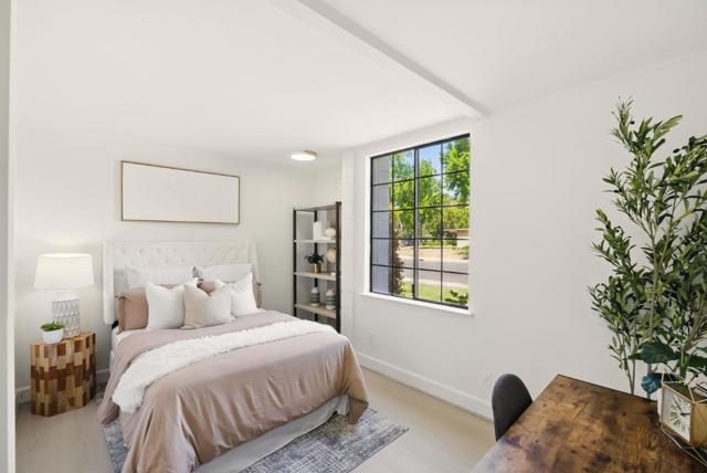 747 De Soto Drive, Palo Alto CA: https://media.crmls.org/mediaz/f42cb476-78e2-4cbf-87f0-685b30d0ef80.jpg
