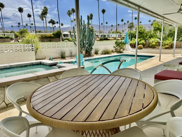 73607 18th Fairway Lane, Palm Desert CA: https://media.crmls.org/mediaz/f42d3c1f-7ec2-4166-a524-5d26c8e75bf5.jpg