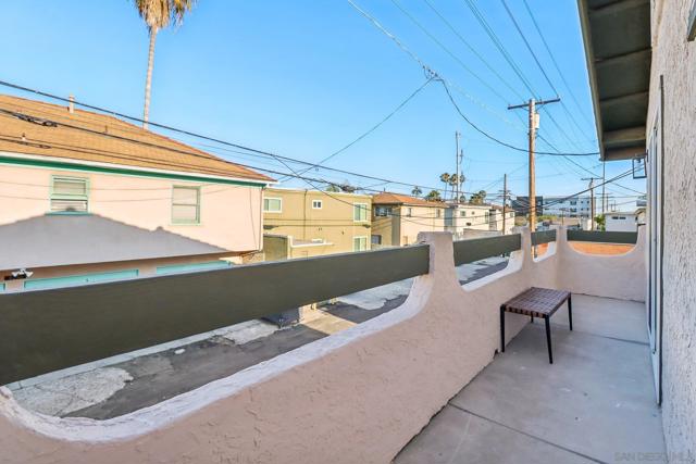4043 Utah St, San Diego CA: https://media.crmls.org/mediaz/f42dca1d-8741-4ecd-b97f-6b590d90fa09.jpg