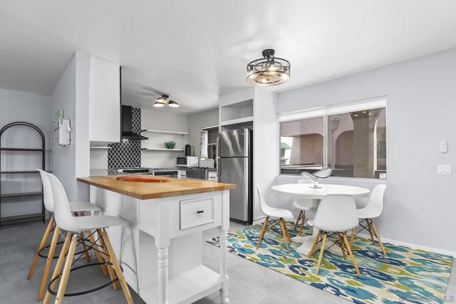 2510 Clairemont Dr, San Diego CA: https://media.crmls.org/mediaz/f42dcec6-b61d-4ed1-b110-c0cb1e560c0a.jpg