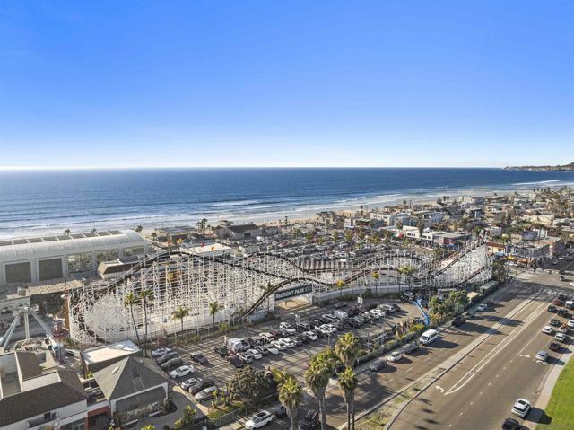 2965 Ocean Front Walk, San Diego CA: https://media.crmls.org/mediaz/f42dd5c1-1422-48b7-99cb-bc22d1955901.jpg