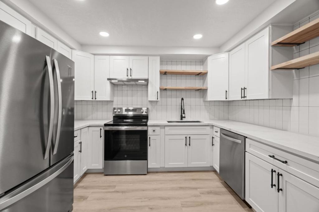 1033 Crestview Drive #207