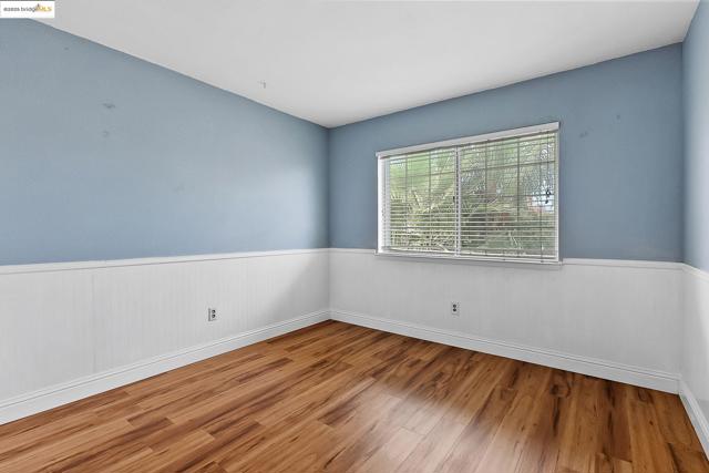 20 Goldmeadow Ct, Brentwood CA: https://media.crmls.org/mediaz/f42ee482-3384-46fb-ae83-dd41f7d1d20a.jpg