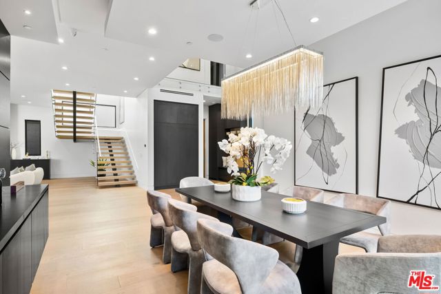 14812 Morrison Street, Sherman Oaks CA: https://media.crmls.org/mediaz/f42f0b22-59a1-48dc-b521-0bfee1646c11.jpg