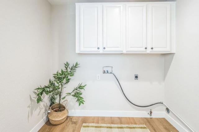 6371 Blackberry Court, Gilroy CA: https://media.crmls.org/mediaz/f42f283d-25cf-4aa0-9e7d-82a87f29530b.jpg
