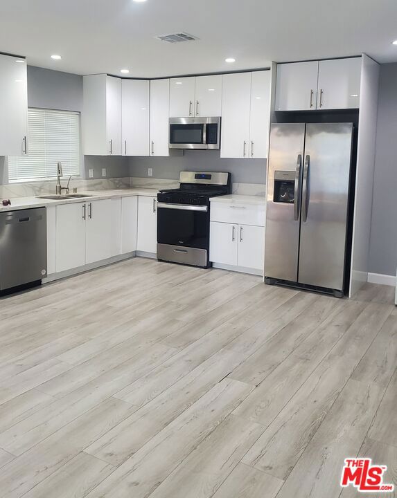 6837 Lubao Avenue, Winnetka CA: https://media.crmls.org/mediaz/f42f729f-0cdb-4f48-adbf-bf1294b4639b.jpg