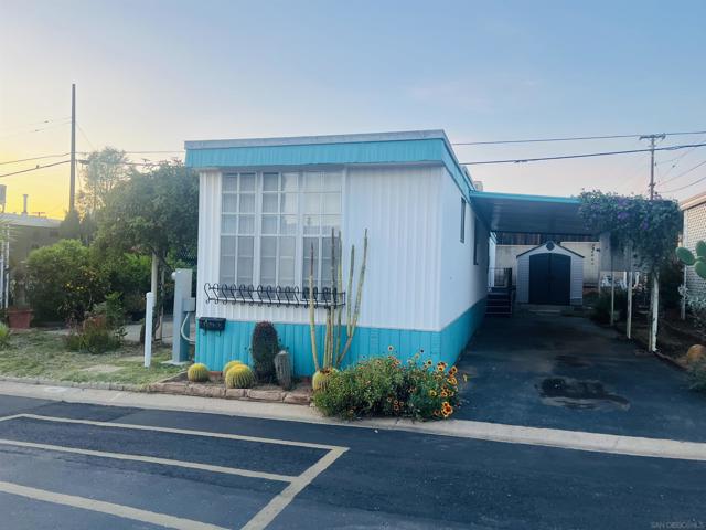 450 E Bradley, El Cajon CA: https://media.crmls.org/mediaz/f42f9d2c-bec9-4fd8-86cc-d4dec6cd70a1.jpg
