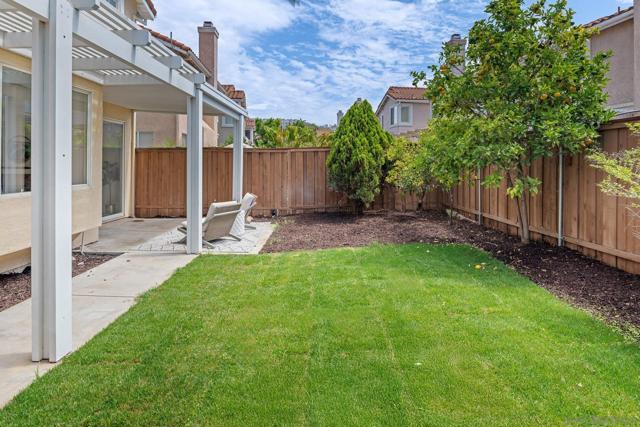 9471 Compass Point Dr S, San Diego CA: https://media.crmls.org/mediaz/f4302107-08ca-4ab0-81bd-4d869862e9b7.jpg