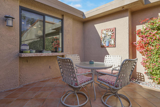 35 La Ronda Drive, Rancho Mirage, CA 92270