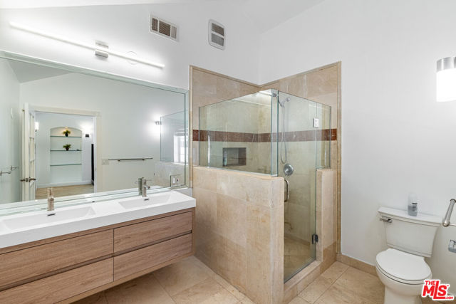 5510 Wilbur Avenue, Los Angeles CA: https://media.crmls.org/mediaz/f4306ba0-5daf-48c7-be75-21b875a52fdf.jpg