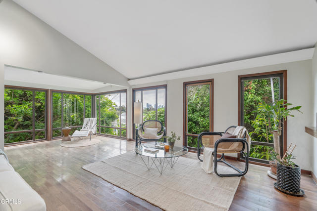 1949 Preston Avenue, Los Angeles CA: https://media.crmls.org/mediaz/f4308859-7ea9-422f-8964-43cacde2b374.jpg