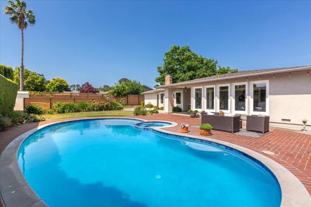 539 Los Ninos Way, Los Altos CA: https://media.crmls.org/mediaz/f430a5a4-9cab-4902-9576-cdcc117038eb.jpg
