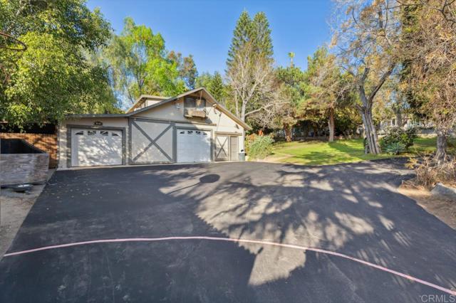 10880 Hess Drive, La Mesa CA: https://media.crmls.org/mediaz/f430ba81-7ede-4326-8bc4-ca043c66b2d0.jpg