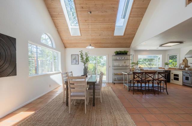 158 Echo Valley Road, Prunedale CA: https://media.crmls.org/mediaz/f4310a16-3617-4616-b166-98b4ac87036e.jpg