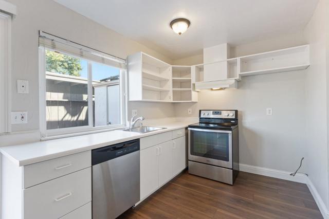 1810 Queen Victoria Way, San Jose CA: https://media.crmls.org/mediaz/f4318138-07b5-4360-beaa-fa6d09ff5969.jpg