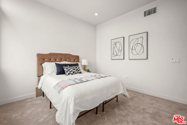 1202 N Orange, West Hollywood CA: https://media.crmls.org/mediaz/f431f387-378c-4ba0-b5f5-ae41efa197f6.jpg